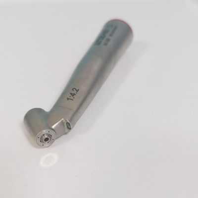 लाल रिंग सर्जिकल टूल्स डेंटल टर्बाइन 1: 4.2 कम गति 45 डिग्री डेंटल हैंडपीस