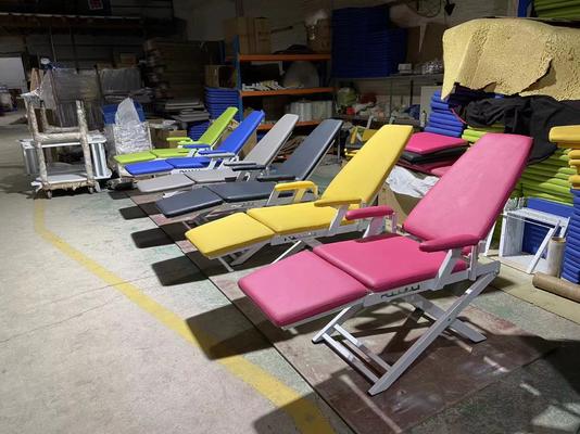 स्टेनलेस स्टील स्पूटन इंस्ट्रूमेंट ट्रे और मूवेबल लाइट फोल्डिंग डेंटल चेयर के साथ फोल्डिंग पोर्टेबल डेंटल चेयर यूनिट