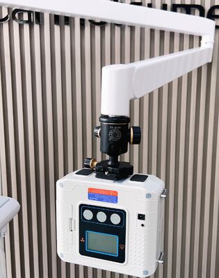 पालतू जानवरों के दंत उपचार के लिए 4K कैमरा एक्स रे और तेल मुक्त कंप्रेसर के साथ पोर्टेबल पशु चिकित्सा दंत इकाई